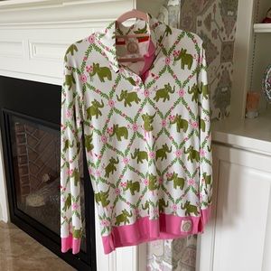 The Beaufort Bonnet Company preppy pullover with elephant detail. Size M.
